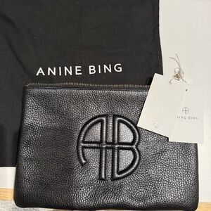 ANINE BING PEBBLED BLACK LEATHER POUCH NEW WITH TAGS AND DUST BAG